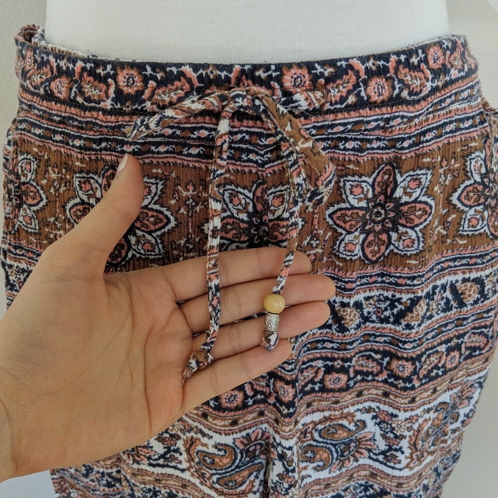 Boho Cropped Wide Leg Textured Pants - Picture 4 of 4